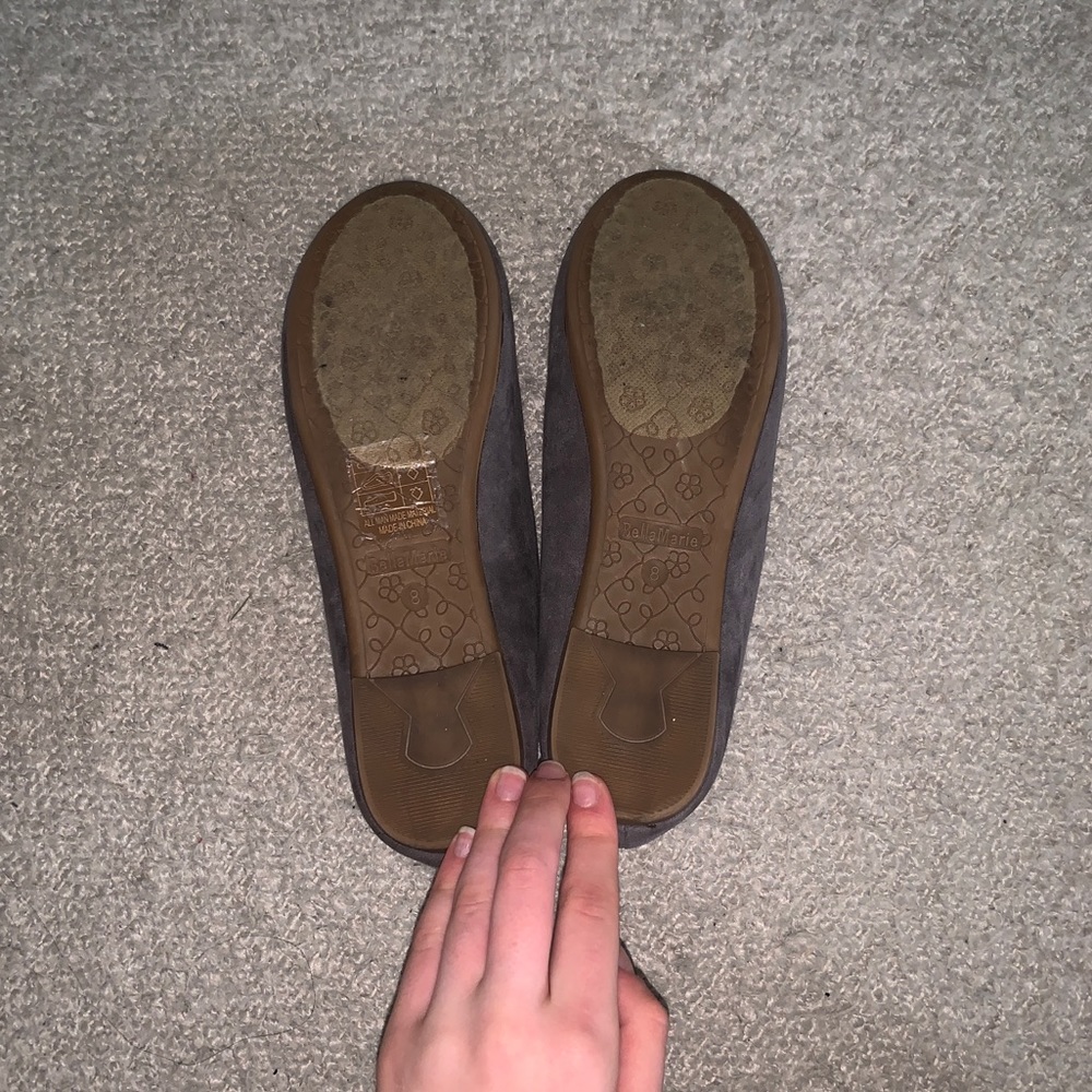 Gray Flats - Picture 3 of 3